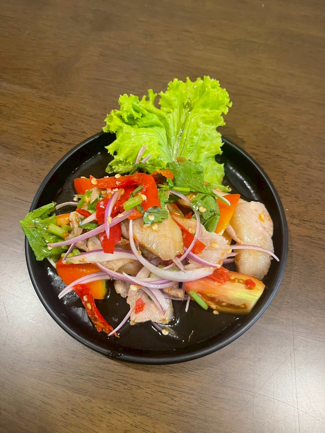 ยำคอหมูย่าง