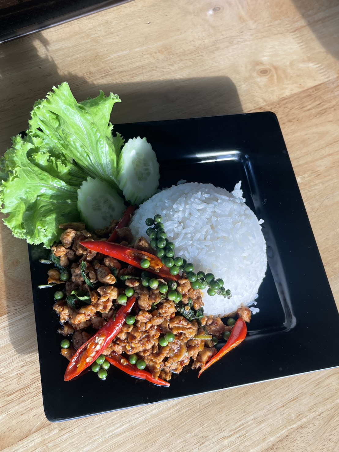 หมูผัดขี้เมาราดข้าว